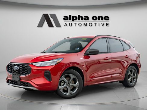Used 2024 Ford Escape ST-Line FWD image 1