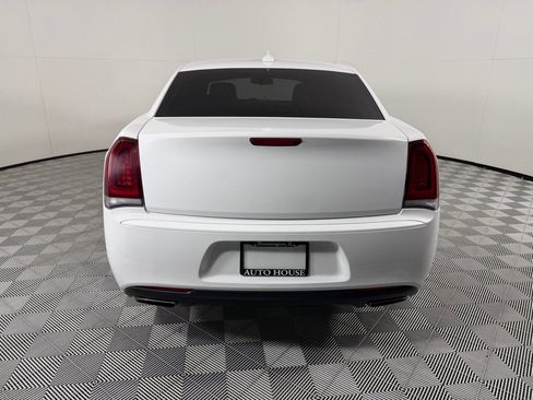 Used 2017 Chrysler 300 S AWD/4WD image 6