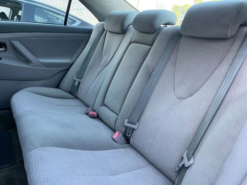 Used 2011 Toyota Camry LE image 17