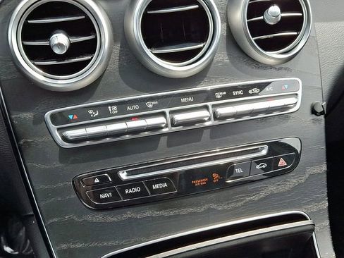 Used 2018 Mercedes-Benz GLC 300 4MATIC image 16