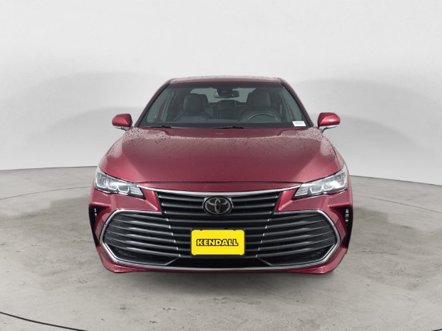Used 2022 Toyota Avalon XLE FWD image 2