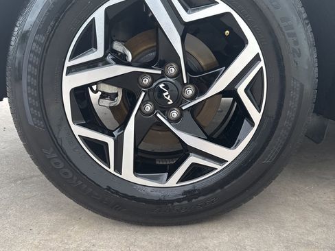 Used 2025 Kia Sportage LX image 27