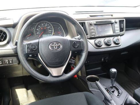 Used 2015 Toyota RAV4 LE AWD/4WD image 17