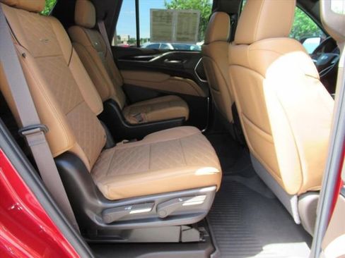 Certified 2024 Cadillac Escalade Sport w/ LPO, ONYX Package AWD/4WD image 36
