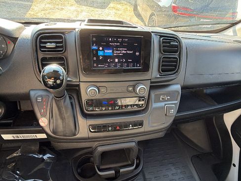 Used 2024 RAM ProMaster 2500 w/ Convenience Group FWD image 28