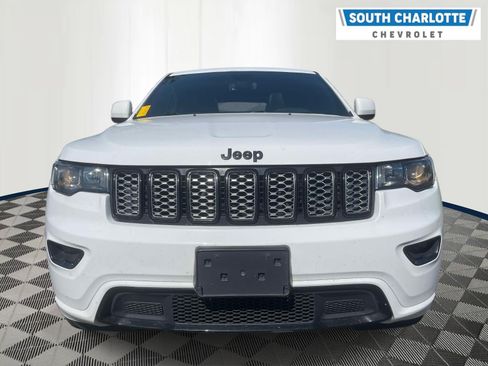 Used 2020 Jeep Grand Cherokee Altitude AWD/4WD image 2