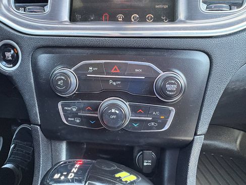 Used 2015 Dodge Charger SE w/ Popular Equipment Group image 22