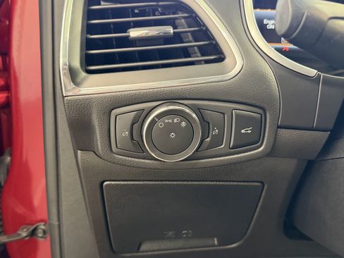 Used 2018 Ford Edge Titanium w/ Technology Package FWD image 14