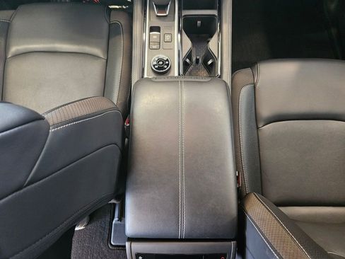 Used 2025 Nissan Pathfinder SL AWD/4WD image 20