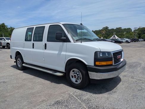Used 2024 GMC Savana 2500 w/ Driver Convenience Package RWD image 2