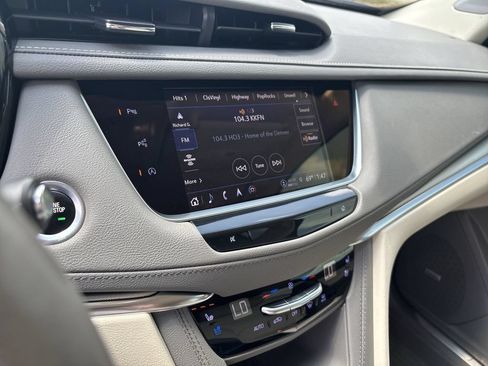 Used 2022 Cadillac XT5 Premium Luxury w/ Technology Package AWD/4WD image 17