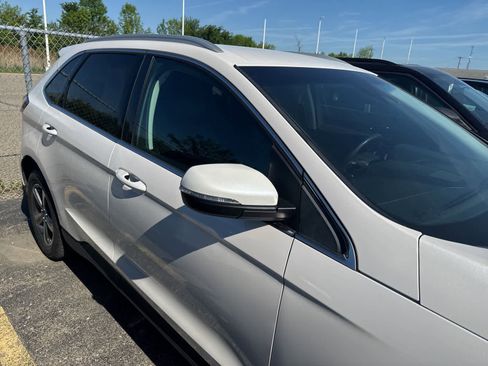 Used 2019 Ford Edge SEL w/ Equipment Group 201A AWD/4WD image 7