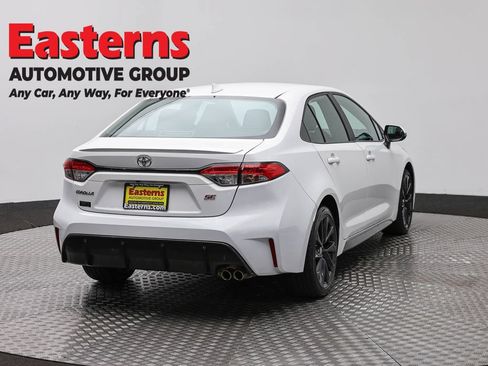 Used 2024 Toyota Corolla SE FWD image 5