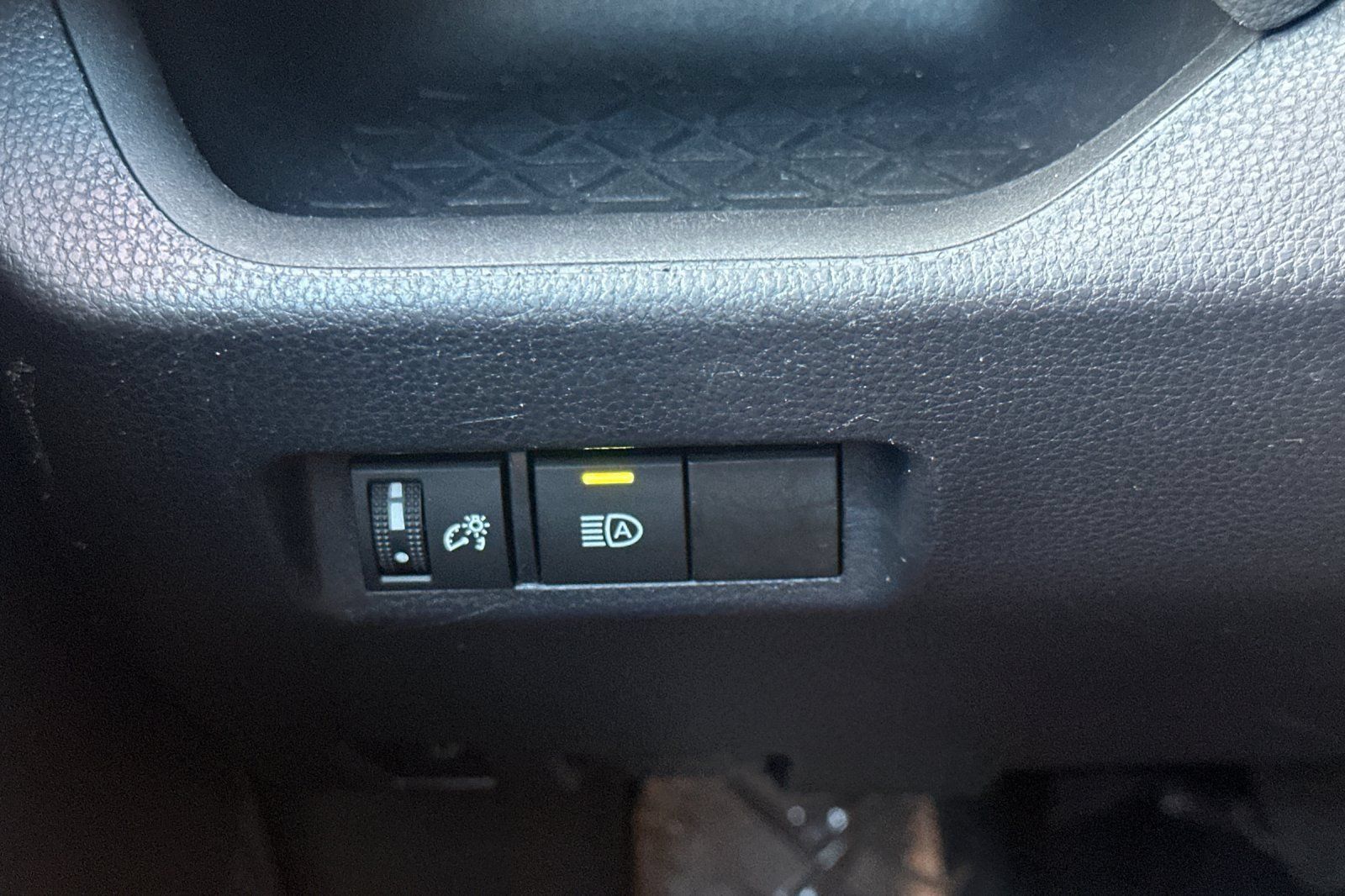 Certified 2023 Toyota RAV4 LE AWD/4WD image 31