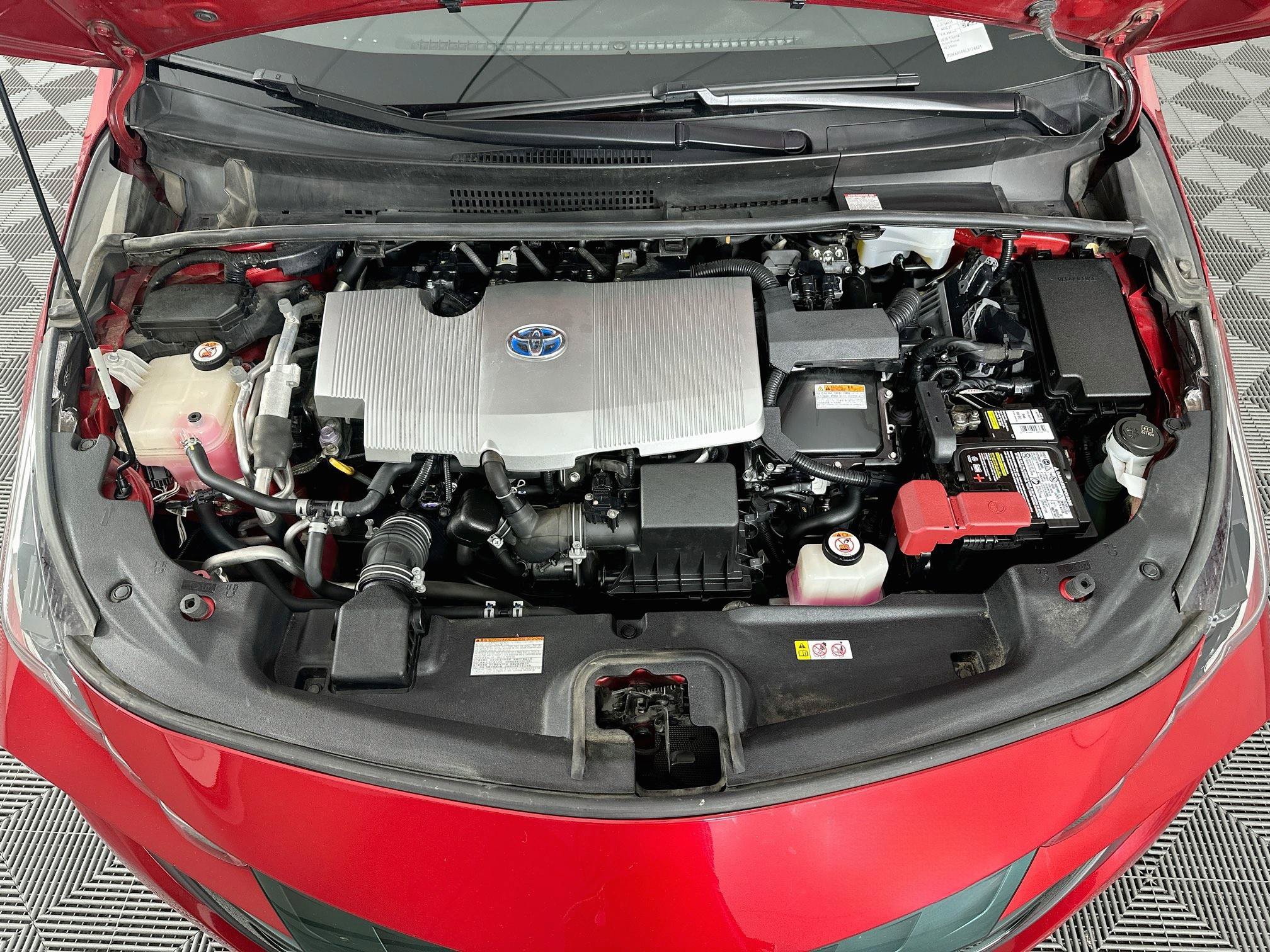 Used 2020 Toyota Prius Prime LE w/ Carpet Mat Package FWD image 31