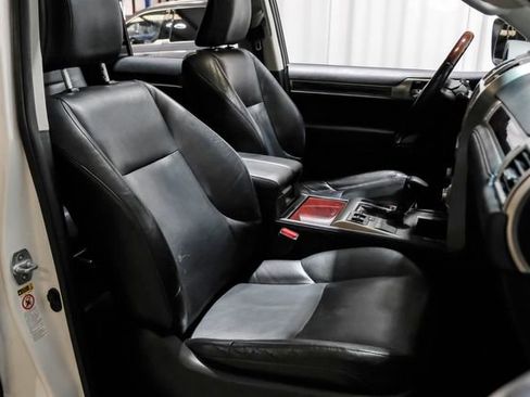 Used 2015 Lexus GX 460 w/ Premium Package AWD/4WD image 38