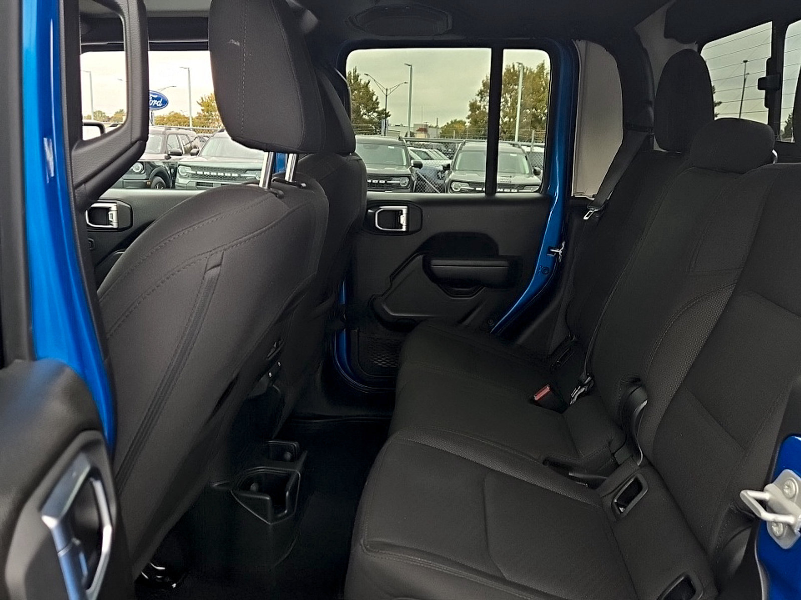 Used 2023 Jeep Gladiator Sport AWD/4WD image 21