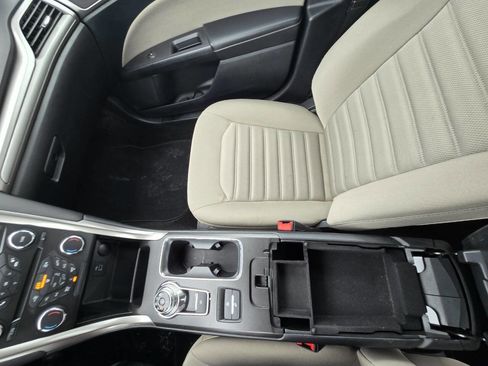 Used 2018 Ford Fusion S image 37