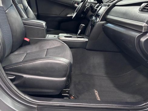 Used 2012 Toyota Camry SE FWD image 18