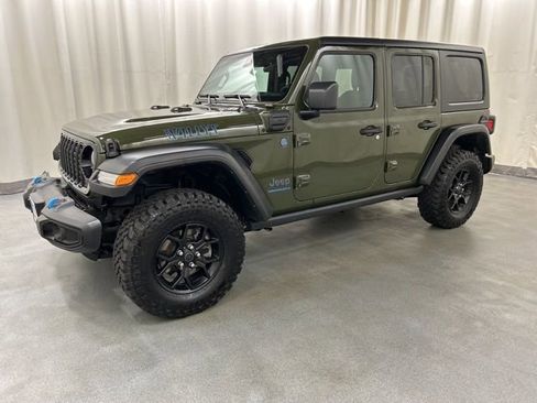Used 2024 Jeep Wrangler Unlimited AWD/4WD image 2