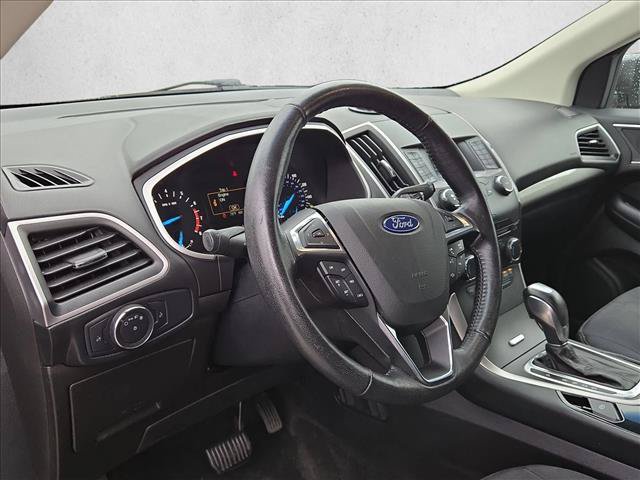 Used 2018 Ford Edge SEL FWD image 16