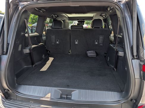 Used 2024 Lexus GX 550 w/ Cold Area Package AWD/4WD image 18