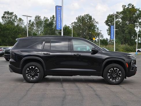 Used 2025 Chevrolet Traverse Z71 w/ Driver Confidence Package AWD/4WD image 2