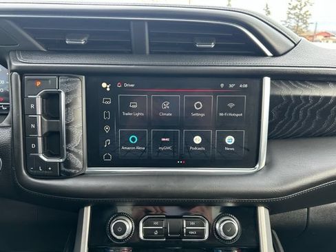 Used 2023 GMC Yukon XL Denali AWD/4WD image 17