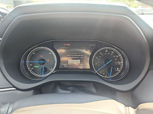 Used 2022 Toyota Venza XLE AWD/4WD image 17