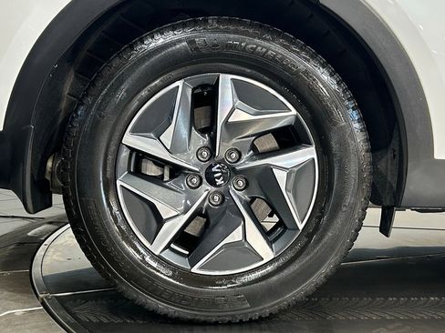 Used 2021 Kia Sorento S FWD image 7