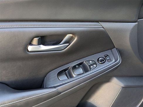 Used 2024 Nissan Sentra SV image 13