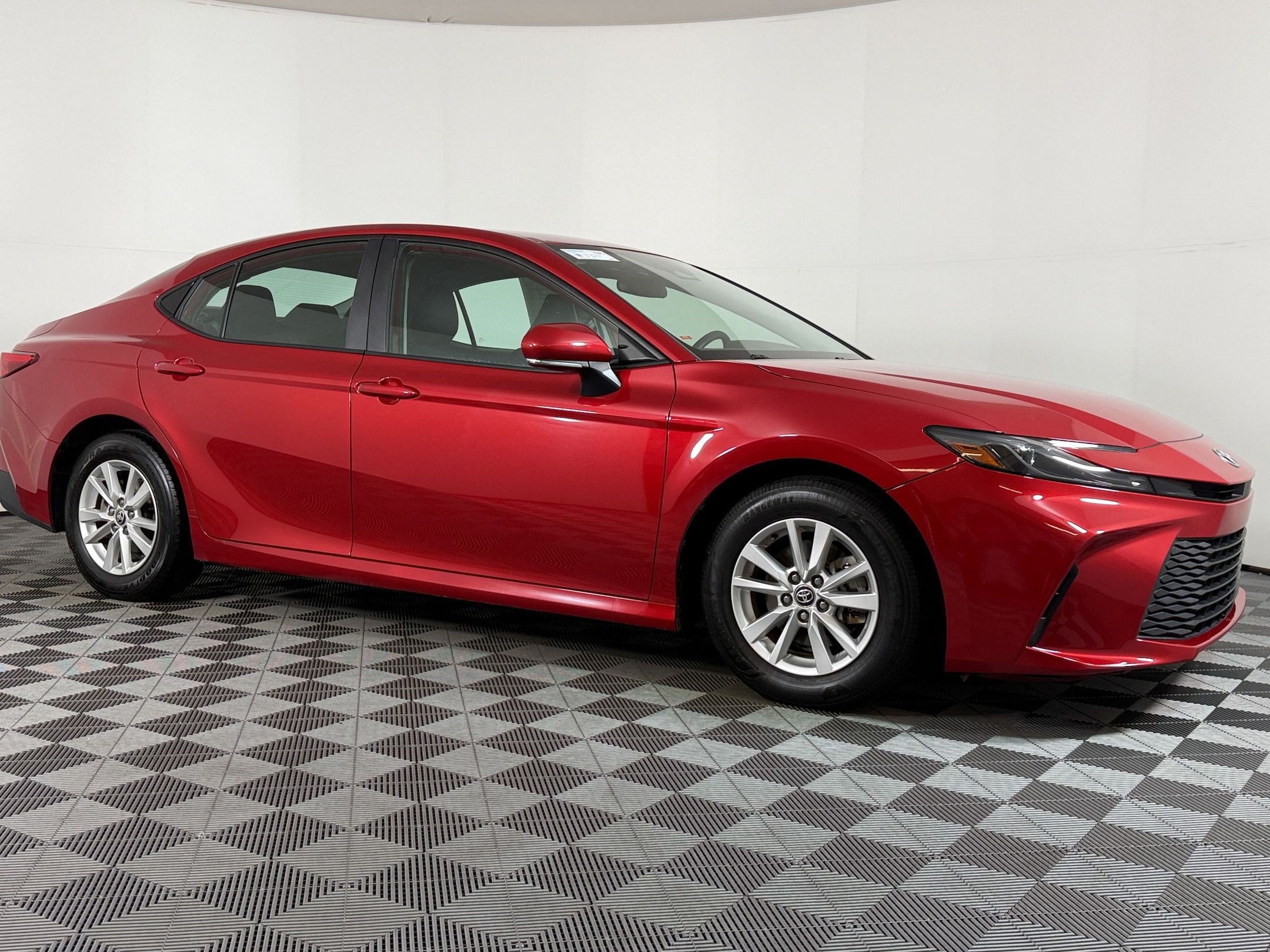 Used 2025 Toyota Camry LE FWD image 6