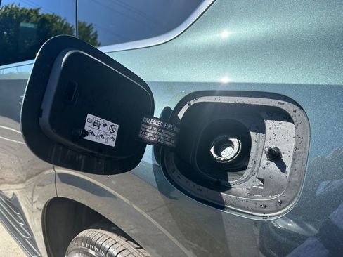 New 2026 Nissan Armada SL w/ Captain's Chari Seat Package image 34