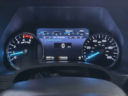 Used 2022 Ford F450 Platinum AWD/4WD image 35