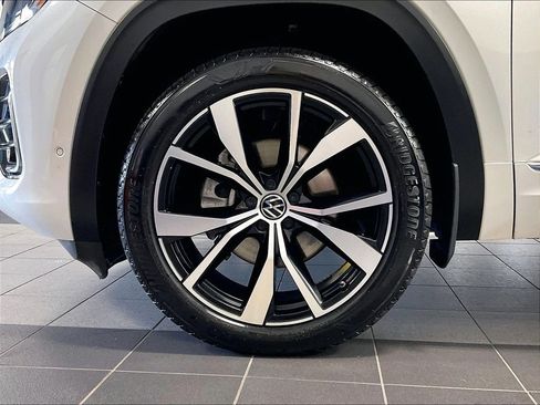 Used 2024 Volkswagen Atlas SEL Premium R-Line AWD/4WD image 7