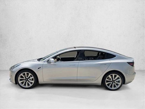 Used 2018 Tesla Model 3 Long Range RWD image 8