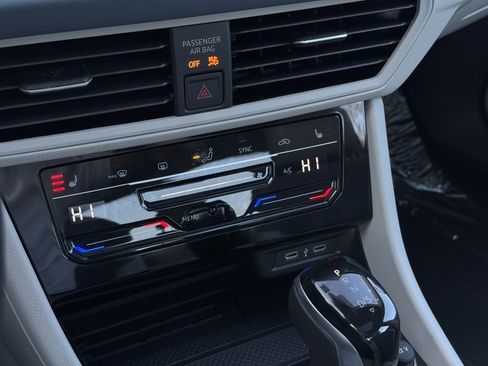 New 2025 Volkswagen Jetta SE image 29