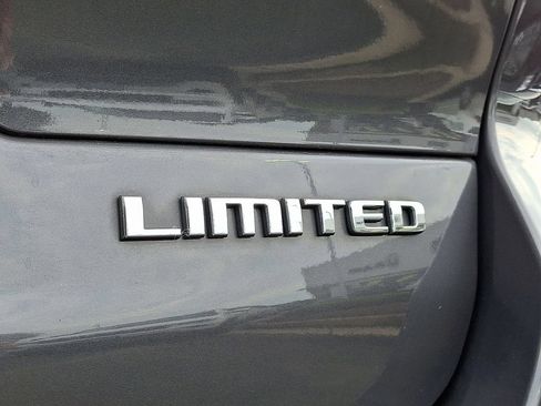 Used 2023 Jeep Grand Cherokee L Limited AWD/4WD image 36