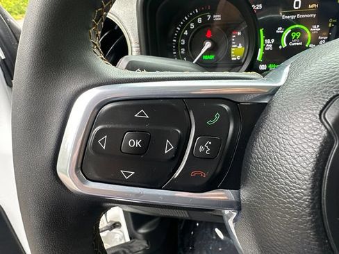 Used 2024 Jeep Wrangler Unlimited Sahara AWD/4WD image 29