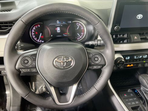 Used 2024 Toyota RAV4 XLE w/ Convenience Package image 11