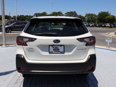 Certified 2025 Subaru Outback AWD/4WD image 4