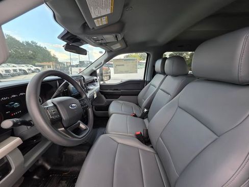 New 2025 Ford F550 4x4 Crew Cab Super Duty image 9