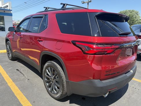 Used 2023 Chevrolet Traverse RS AWD/4WD image 3