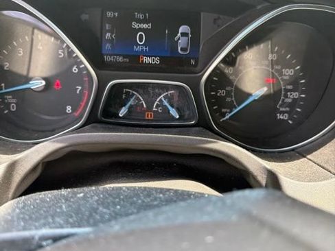 Used 2015 Ford Focus SE w/ Equipment Group 201A FWD image 9