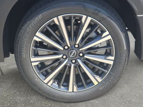 New 2026 Nissan Pathfinder Platinum FWD image 31
