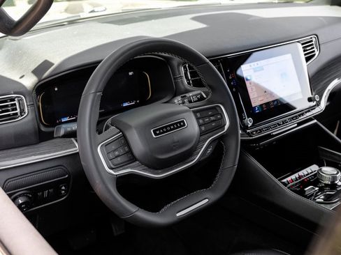 Used 2022 Jeep Wagoneer Series III w/ Premium Group I image 4