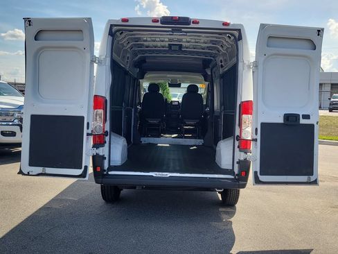 Used 2025 RAM ProMaster 2500 w/ Convenience Group FWD image 8