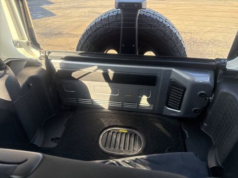 Used 2016 Jeep Wrangler Unlimited Sahara image 37