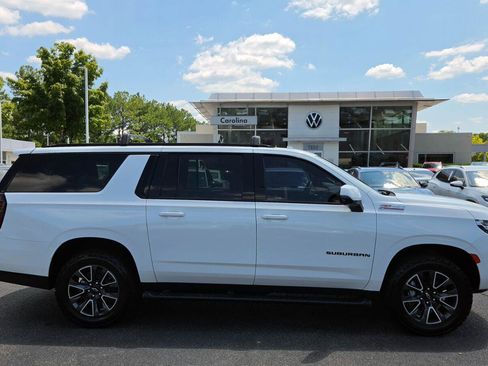 Used 2023 Chevrolet Suburban Z71 w/ Luxury Package AWD/4WD image 6