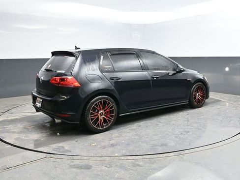 Used 2017 Volkswagen GTI SE image 10
